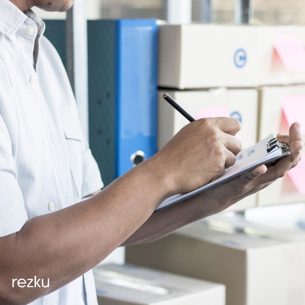 Right Under Your Nose: How To Stop Restaurant Employee Theft Before It Bleeds You Dry